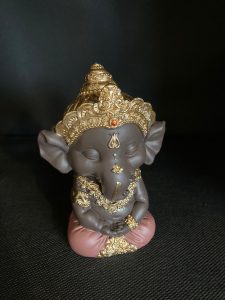 Mediterende Baby Ganesha