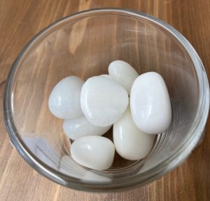 Trommelstenen Witte Jade (ca. 15 gr.)